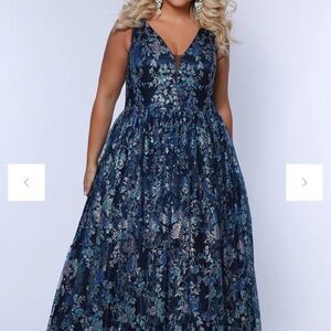 Sydney's Closet Navy Floral Prom Dress-Mother of Bride or Prom